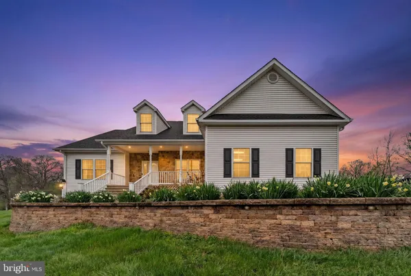 $640,000 | 11518 John Marshall Highway, Markham, VA 22643