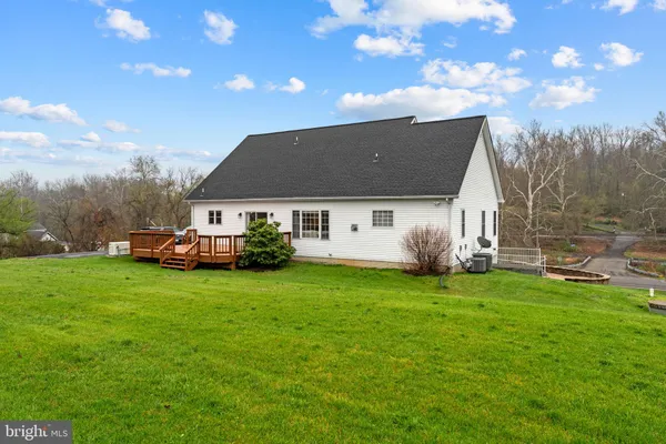 $640,000 | 11518 John Marshall Highway, Markham, VA 22643