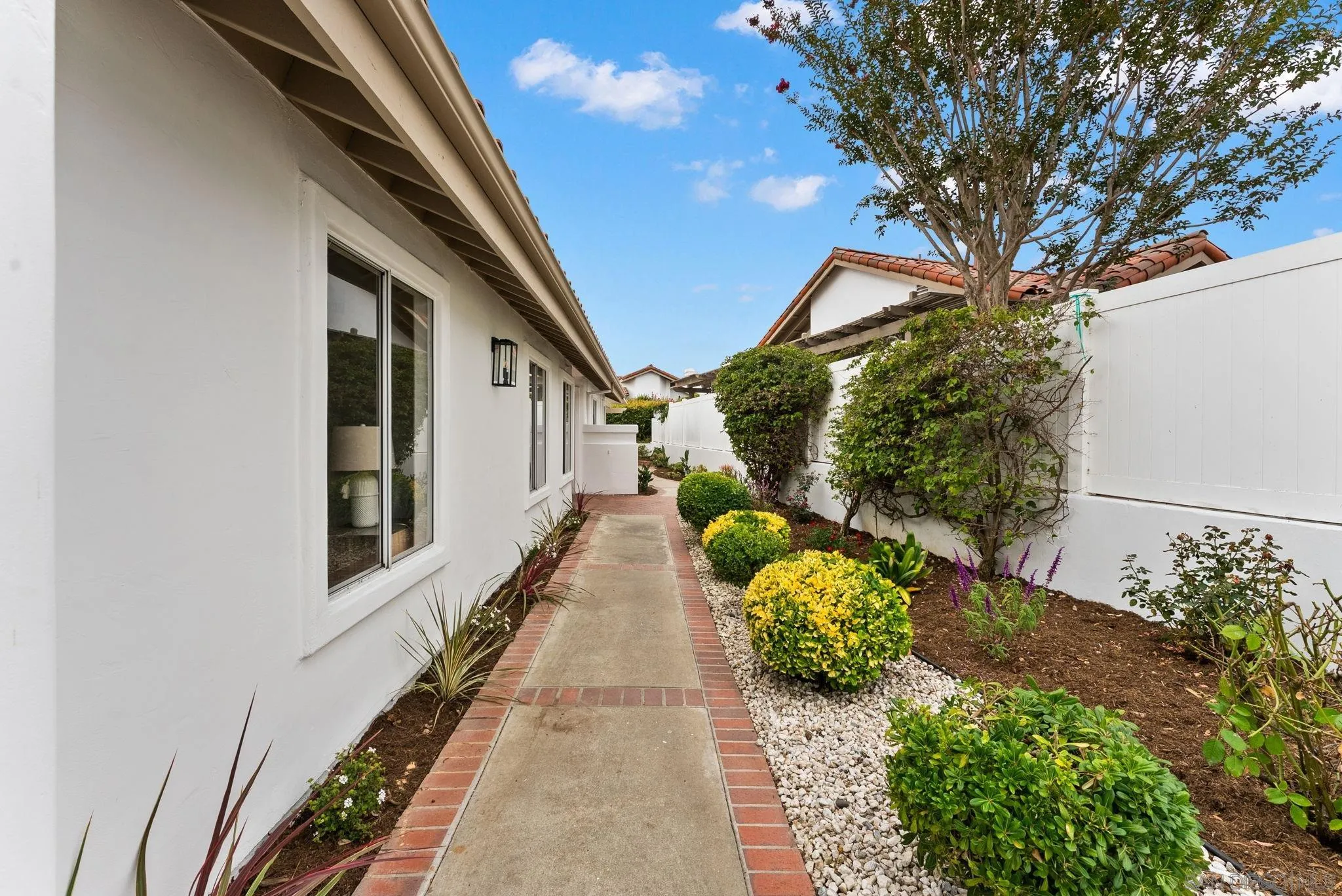 4695 Adra Way Oceanside, CA 92056 - Photo 3 of 29