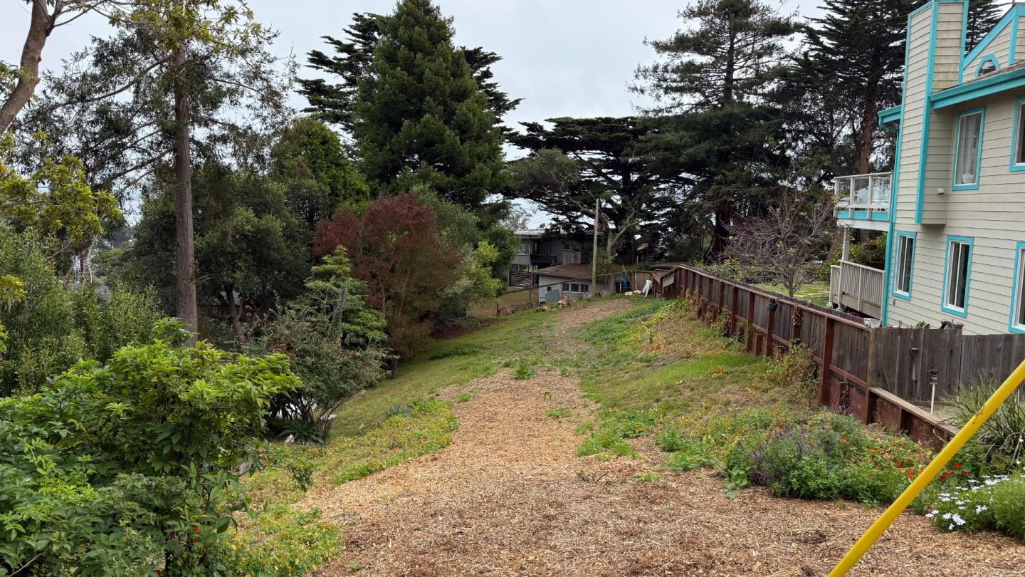 547 Isabella Road Half Moon Bay, CA 94019 - Photo 2 of 3