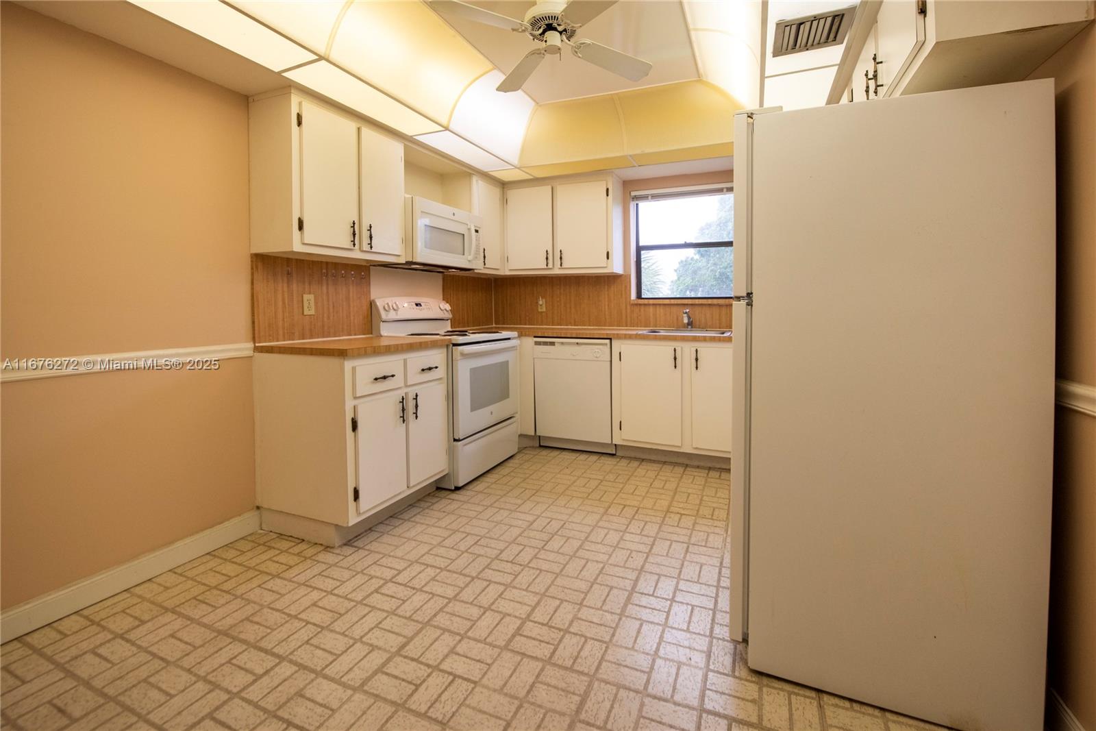 16100 Golf Club Road, Unit 312 Weston, FL 33326 - Photo 21 of 43 Gallery Image 21