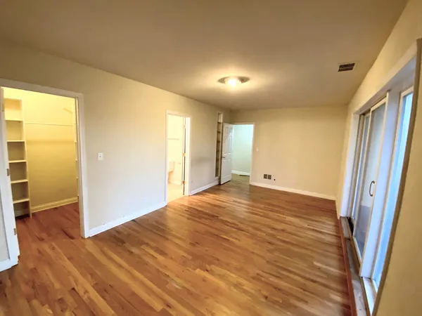 $1,500 | 3342 West 19th Street, Unit 1W, Chicago, IL 60623
