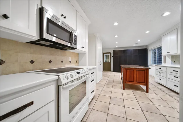 $335,000 | 19431 Joanleigh Drive, Spring, TX 77388