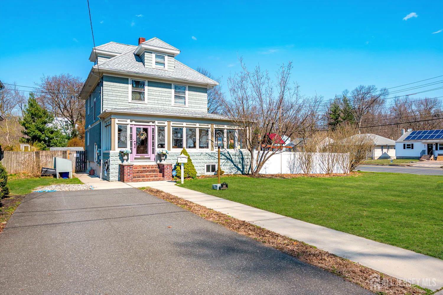 302 Mountain View Terrace Dunellen, NJ 08812 - Photo 1 of 57