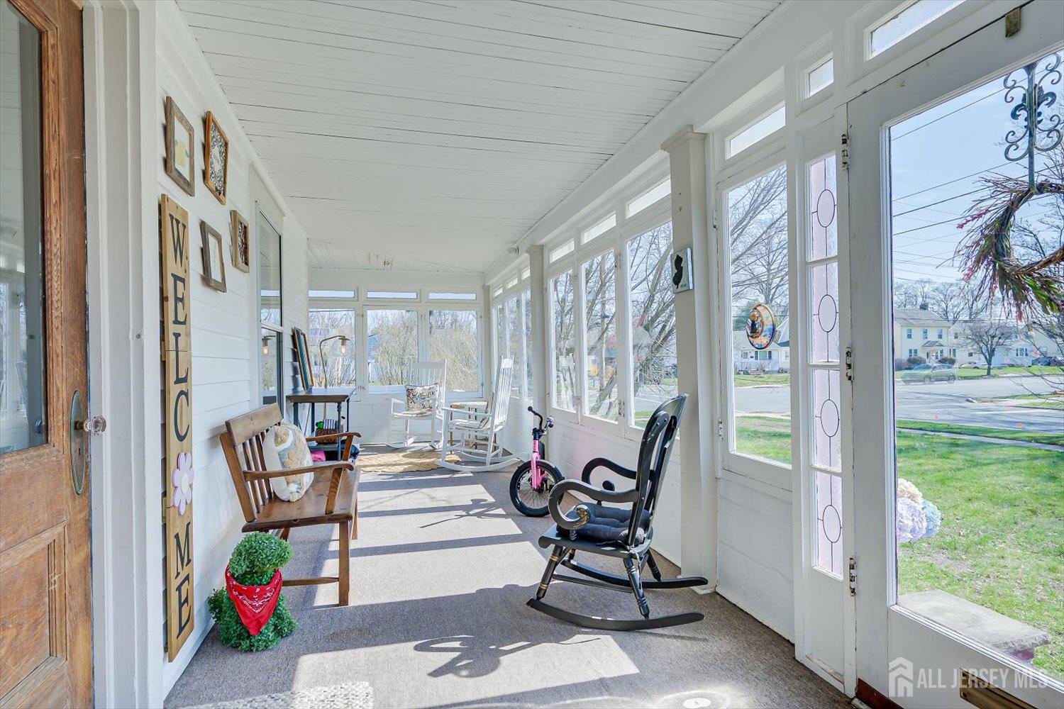 302 Mountain View Terrace Dunellen, NJ 08812 - Photo 4 of 57