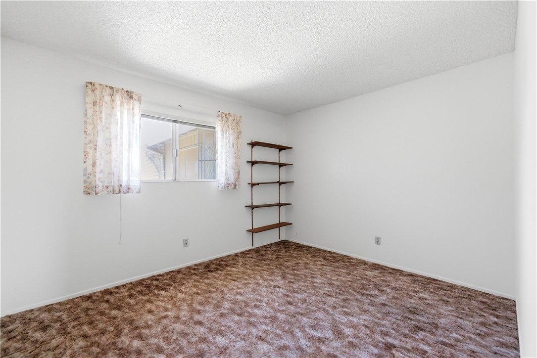 590 Ridgecrest Drive Kingman, AZ 86409 - Photo 20 of 33 wooden floor in an empty room