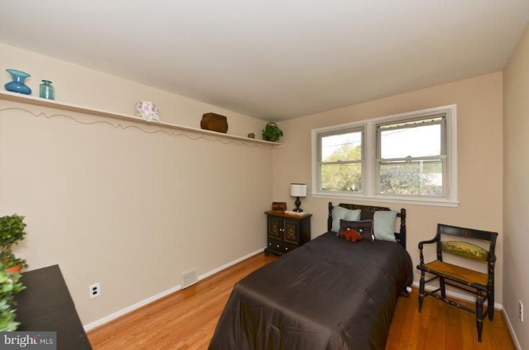 7520 Jervis Street Springfield, VA 22151 - Photo 15 of 18 Bedroom 3
