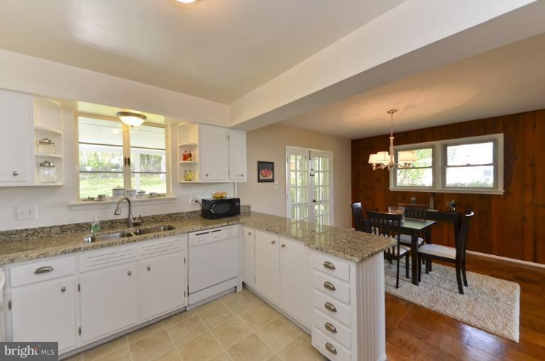 7520 Jervis Street Springfield, VA 22151 - Photo 5 of 18 Kitchen