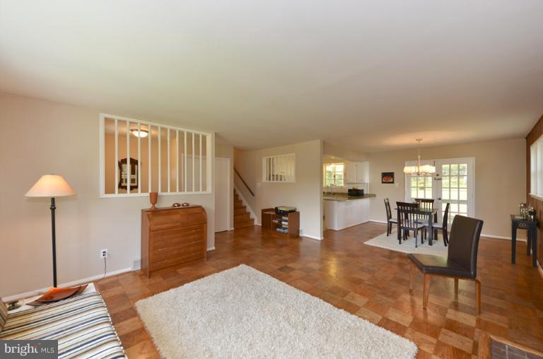 7520 Jervis Street Springfield, VA 22151 - Photo 7 of 18 Living Room