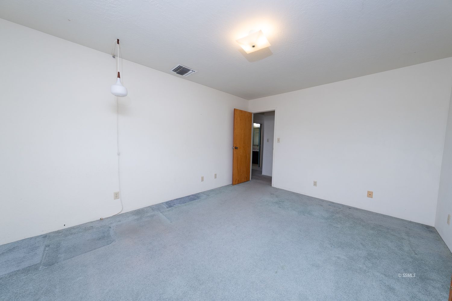 1313 Autumn Avenue Ridgecrest, CA 93555 - Photo 13 of 50 a view of an empty room
