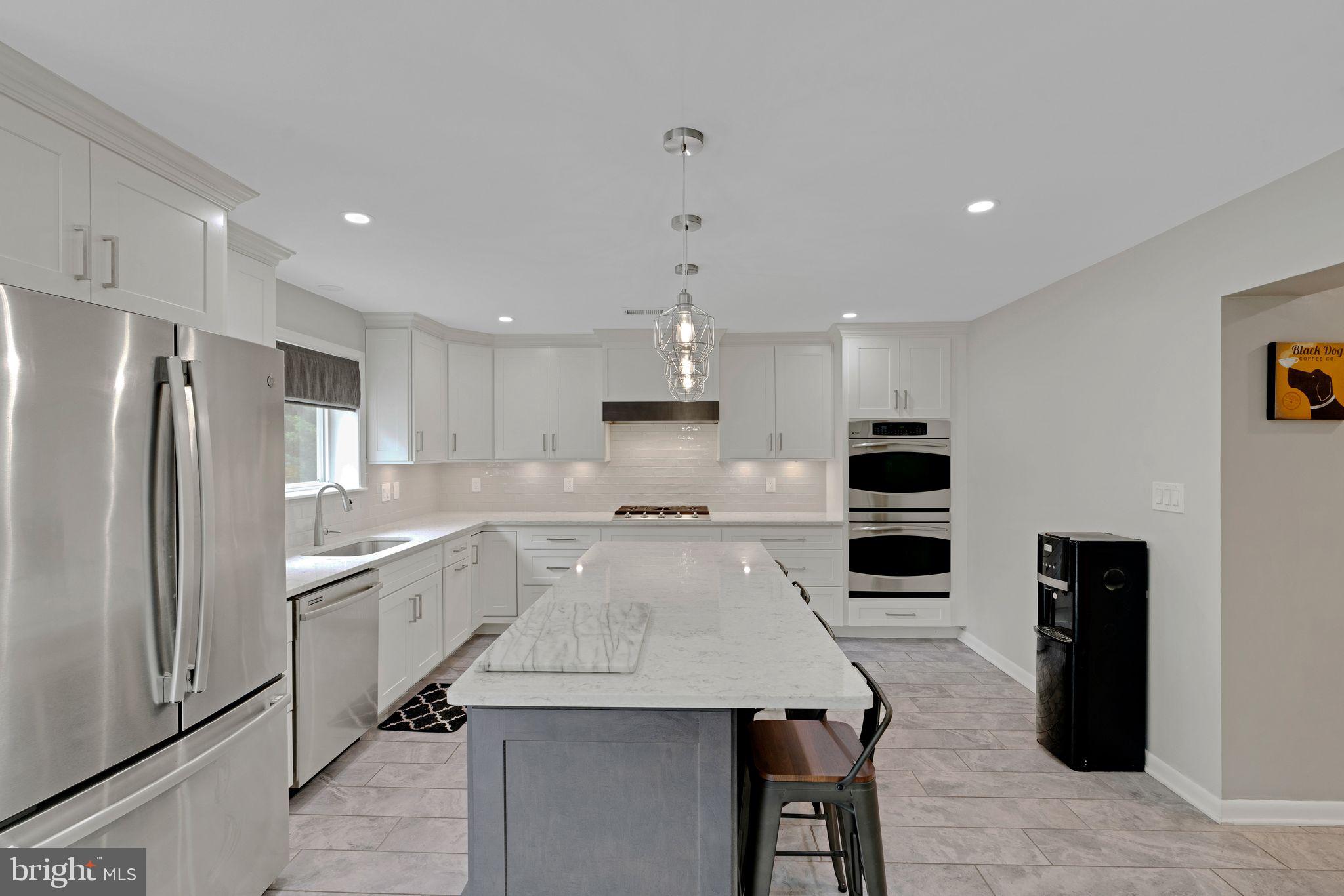3724 Queen Anne Bridge Road Davidsonville, MD 21035 - Photo 7 of 40 Remodeled kitchen with all the amenities.
