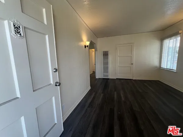 $1,800 | 5114 1/2 4th Avenue, Los Angeles, CA 90043