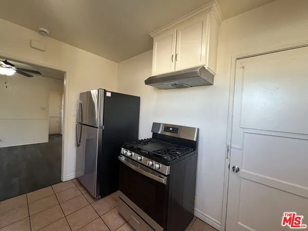 $1,800 | 5114 1/2 4th Avenue, Los Angeles, CA 90043