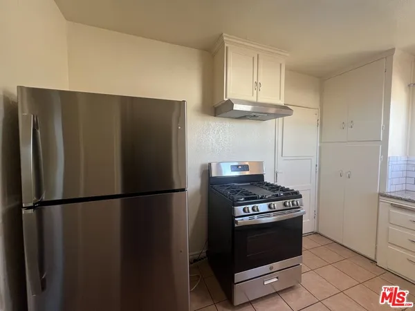 $1,800 | 5114 1/2 4th Avenue, Los Angeles, CA 90043