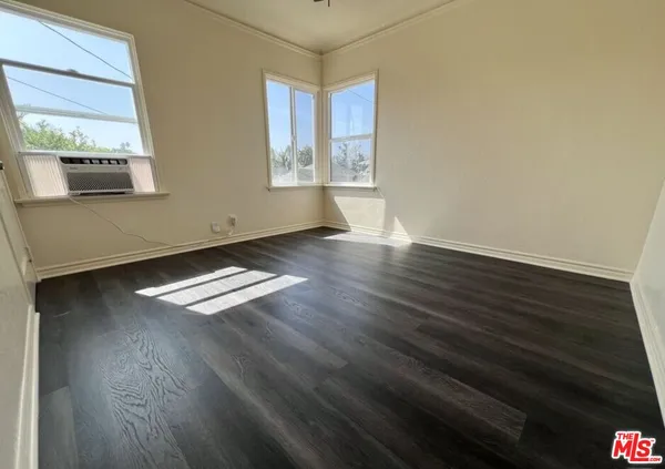 $1,800 | 5114 1/2 4th Avenue, Los Angeles, CA 90043