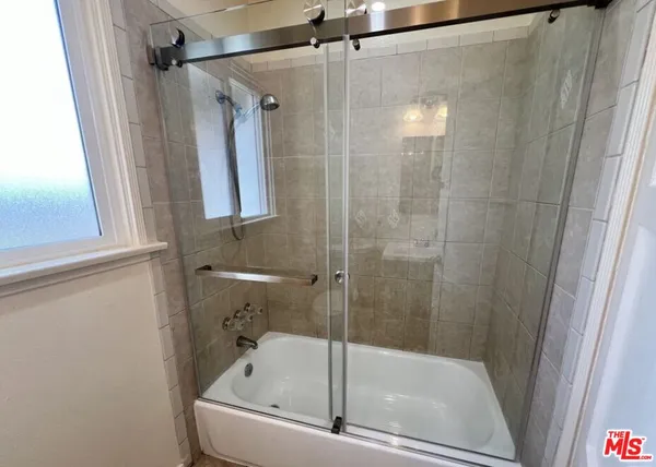 $1,800 | 5114 1/2 4th Avenue, Los Angeles, CA 90043