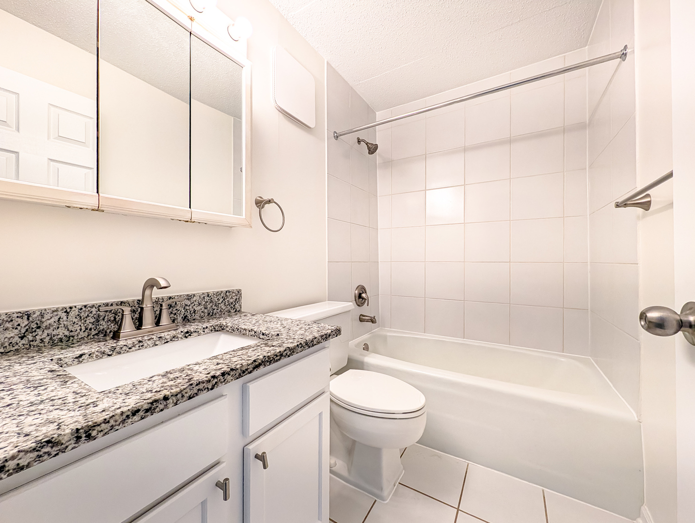 1043 South York Road, Unit 406 Bensenville, IL 60106 - Photo 11 of 12