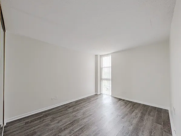 $1,499 | 1043 South York Road, Unit 406, Bensenville, IL 60106