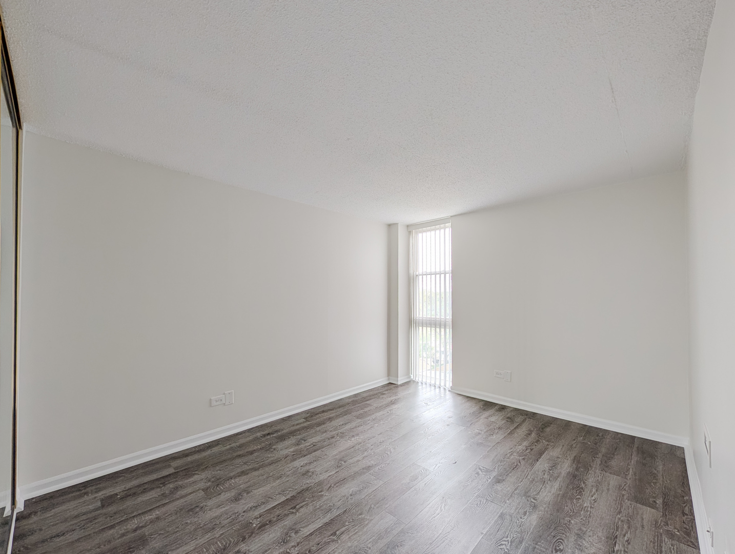 1043 South York Road, Unit 406 Bensenville, IL 60106 - Photo 2 of 12