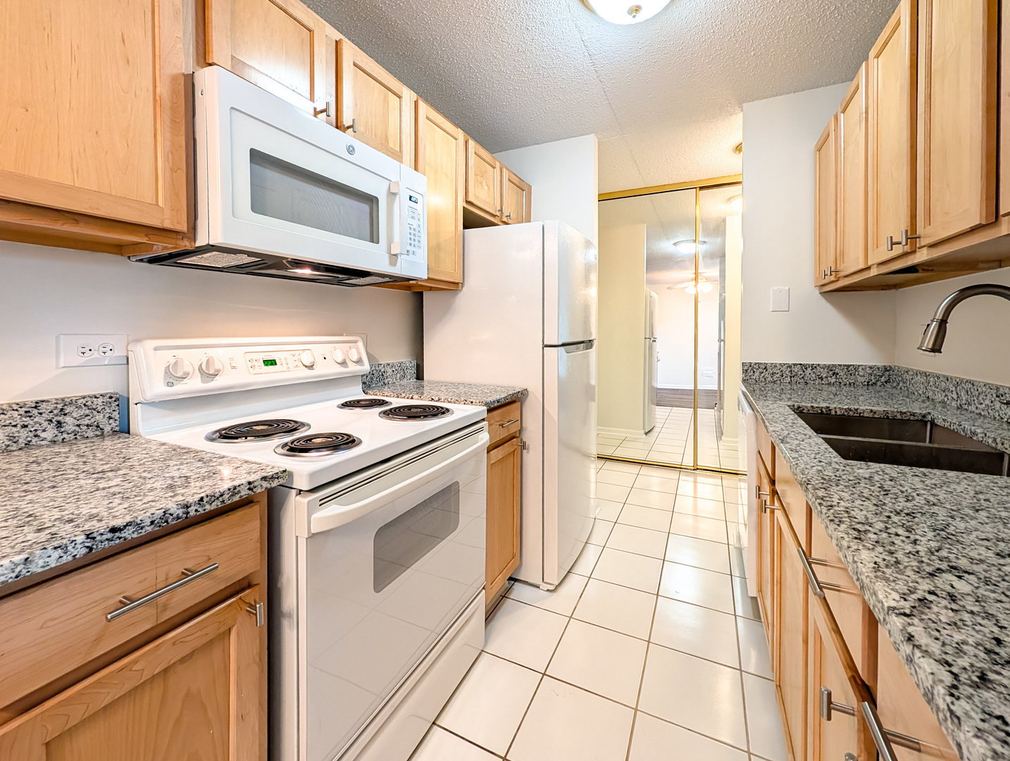 1043 South York Road, Unit 406 Bensenville, IL 60106 - Photo 4 of 12