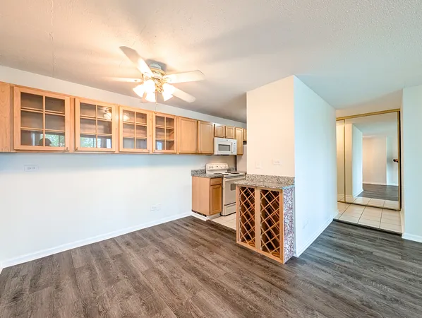 $1,499 | 1043 South York Road, Unit 406, Bensenville, IL 60106