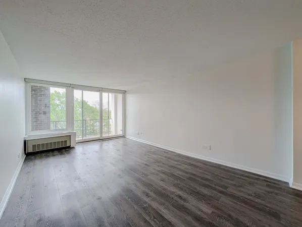 $1,499 | 1043 South York Road, Unit 406, Bensenville, IL 60106