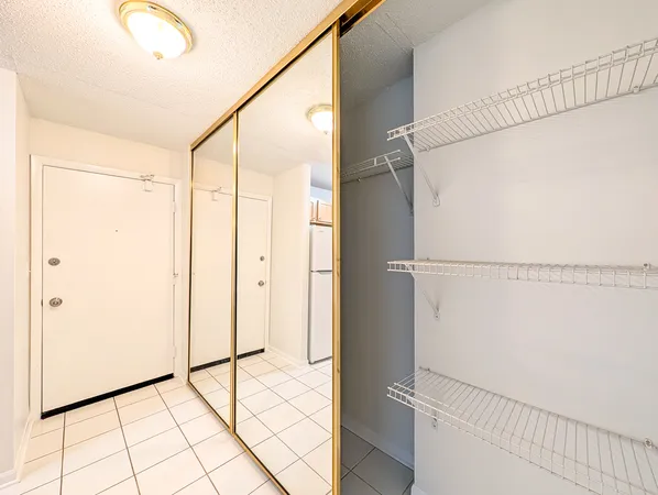 $1,499 | 1043 South York Road, Unit 406, Bensenville, IL 60106