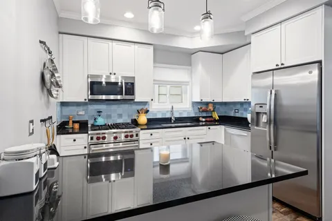 $1,100,000 | 2708 North Wilton Avenue, Chicago, IL 60614