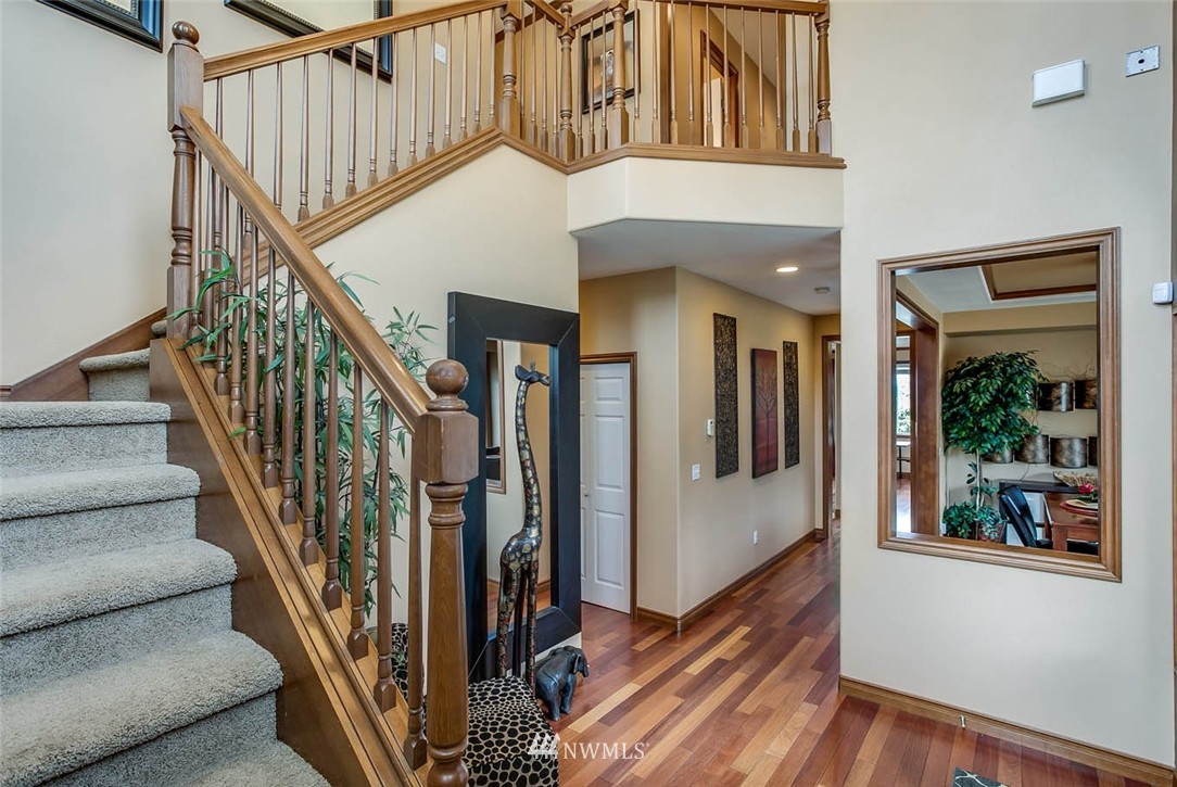 321 Renton Avenue South Renton, WA 98057 - Photo 3 of 21