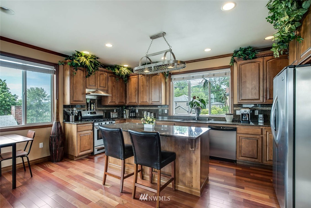 321 Renton Avenue South Renton, WA 98057 - Photo 8 of 21
