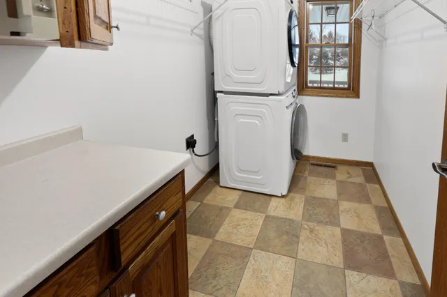 $679,900 | 15808 55th Street Northeast, Foley, MN 56329