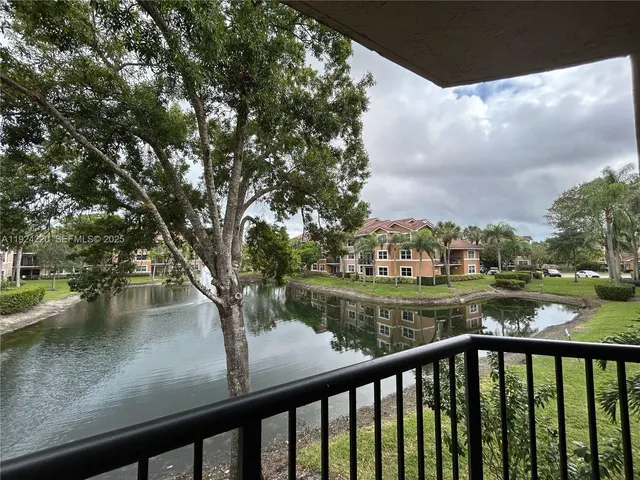 $2,850 | 8977 Wiles Road, Unit 208, Coral Springs, FL 33067