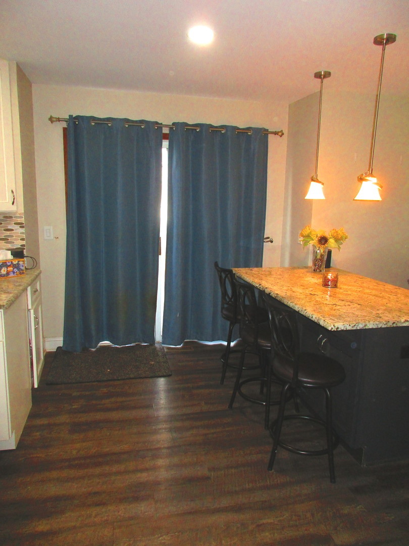 422 Hummingbird Lane Bolingbrook, IL 60440 - Photo 7 of 42 Gallery Image 7