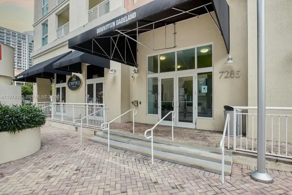 $2,600 | 7285 Southwest 90th Street, Unit D613, Miami, FL 33156