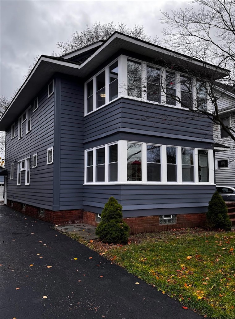 543 Brooks Avenue Rochester, NY 14619 - Photo 3 of 31