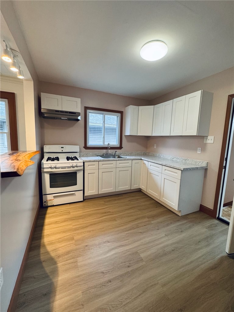543 Brooks Avenue Rochester, NY 14619 - Photo 5 of 31