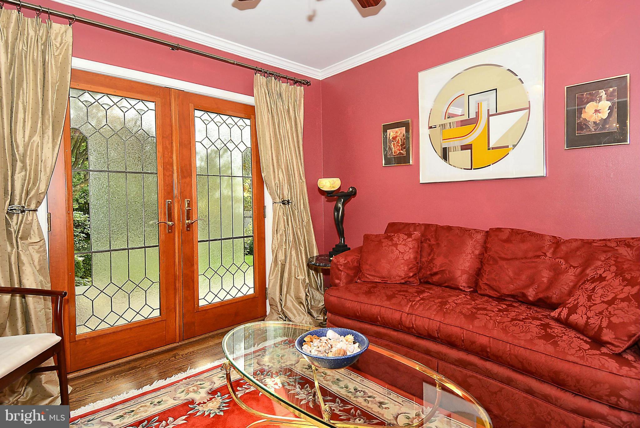 8616 Atwell Road Potomac, MD 20854 - Photo 11 of 30 Living Room