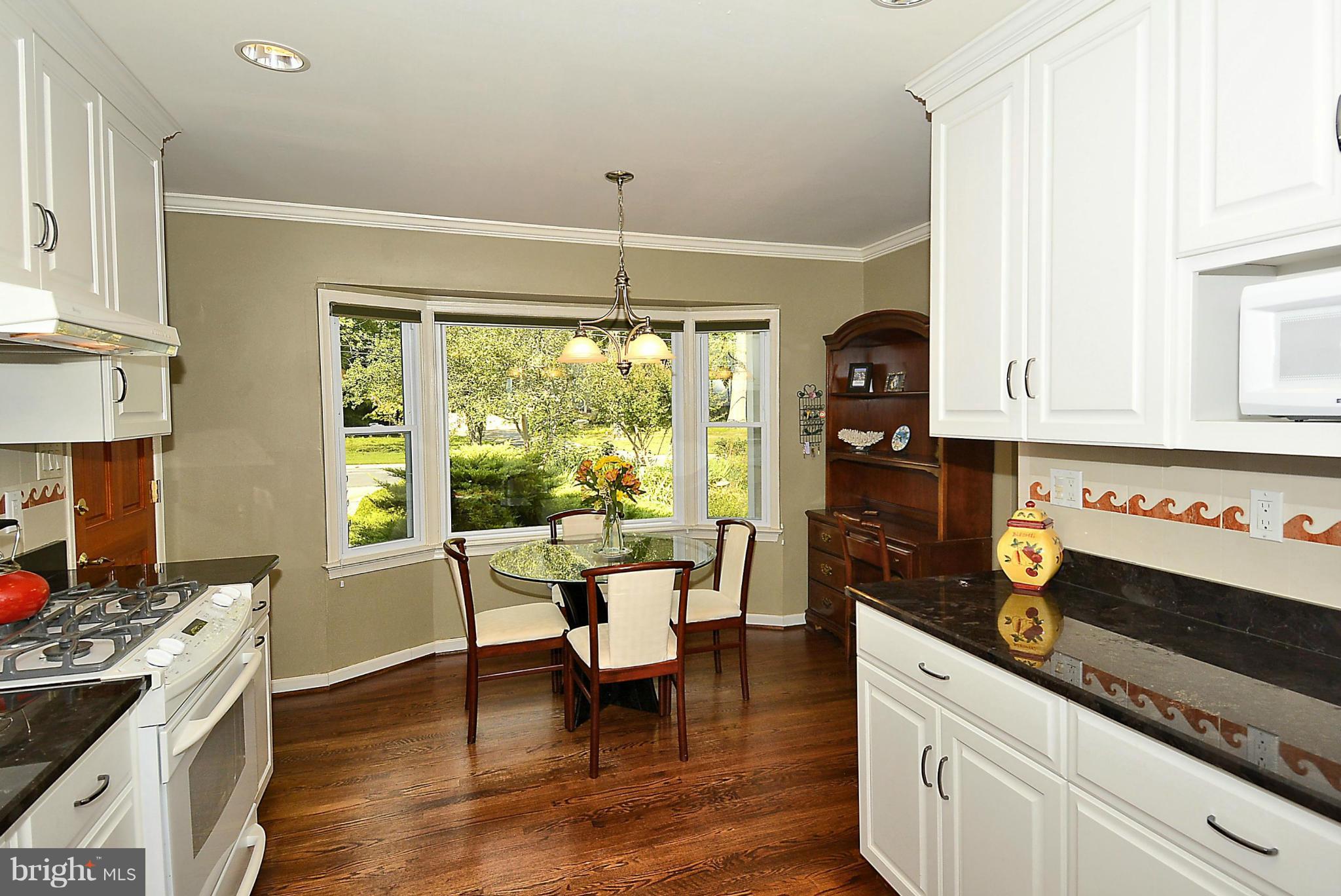 8616 Atwell Road Potomac, MD 20854 - Photo 15 of 30 Kitchen