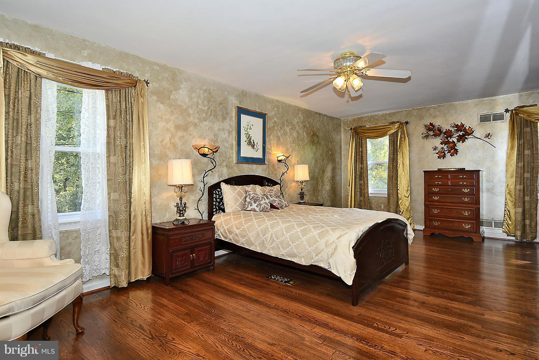 8616 Atwell Road Potomac, MD 20854 - Photo 20 of 30 Bedroom (Master)
