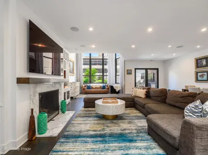 $1,599,000 | 1000 North State Street, Unit 4, Chicago, IL 60610
