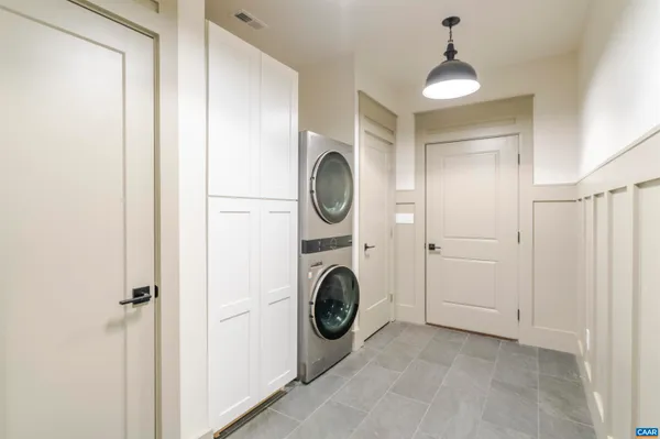 a view of living room washer and dryer