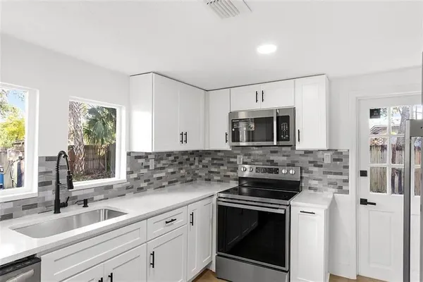 $1,800 | 4251 Tangerine Avenue, Sanford, FL 32773