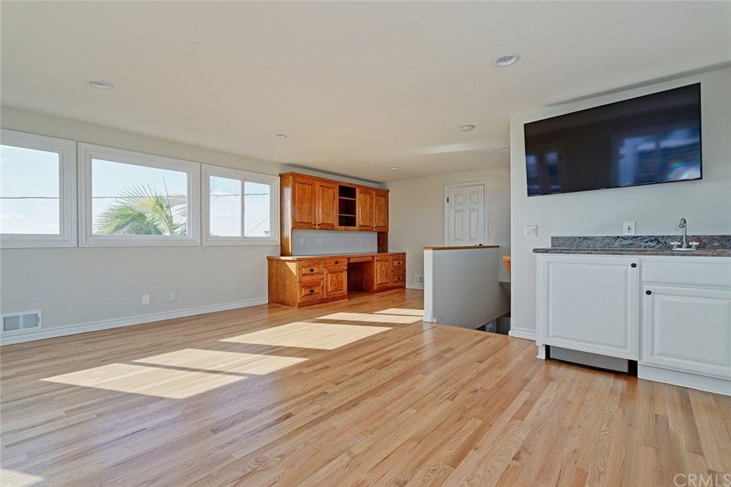 317 4th Street Manhattan Beach, CA 90266 - Photo 21 of 31