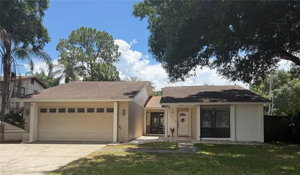 $469,900 | 15701 Country Lake Drive, Tampa, FL 33624