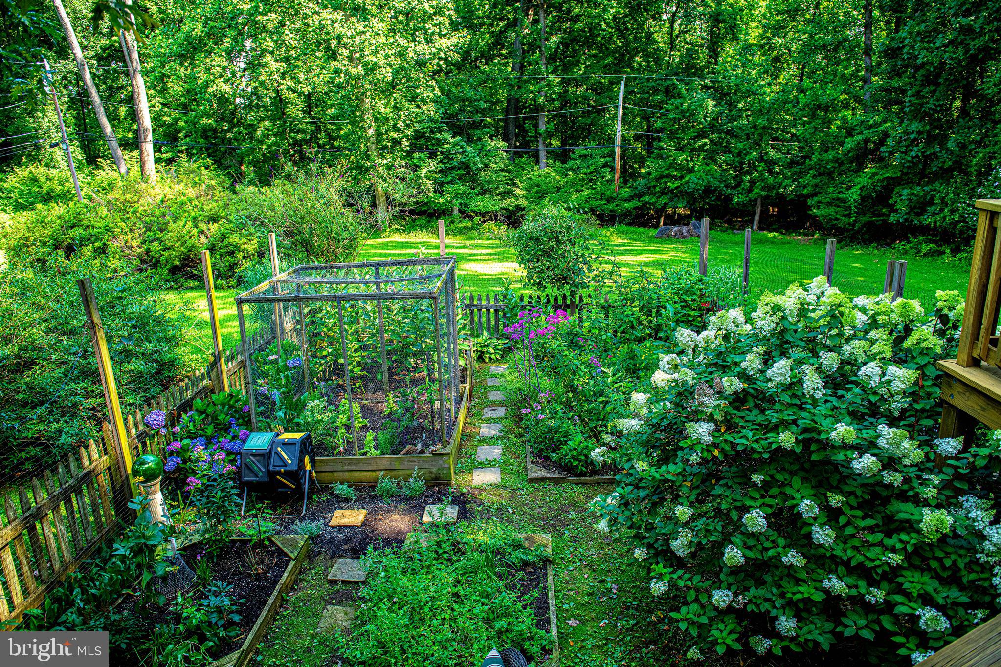 1014 Windsor Road Baltimore, MD 21208 - Photo 35 of 50 Private oasis
