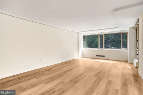 $490,000 | 4101 Cathedral Avenue Northwest, Unit 711, Washington, DC 20016