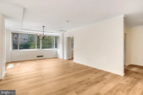 $490,000 | 4101 Cathedral Avenue Northwest, Unit 711, Washington, DC 20016