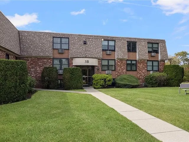 $3,400 | 510 Child Street, Unit 303B, Warren, RI 02885