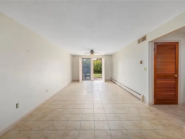 $3,400 | 510 Child Street, Unit 303B, Warren, RI 02885