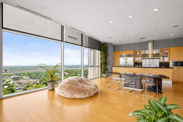 $1,340,000 | 555 East 5th Street, Unit 2901, Austin, TX 78701